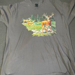 Men’s gray deer graphic tee